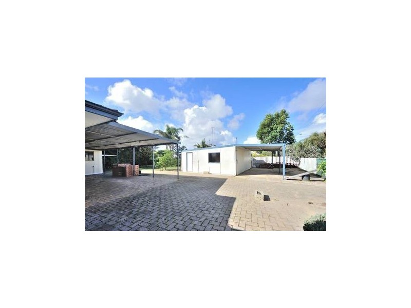 16 Eddy Street, Coodanup WA 6210