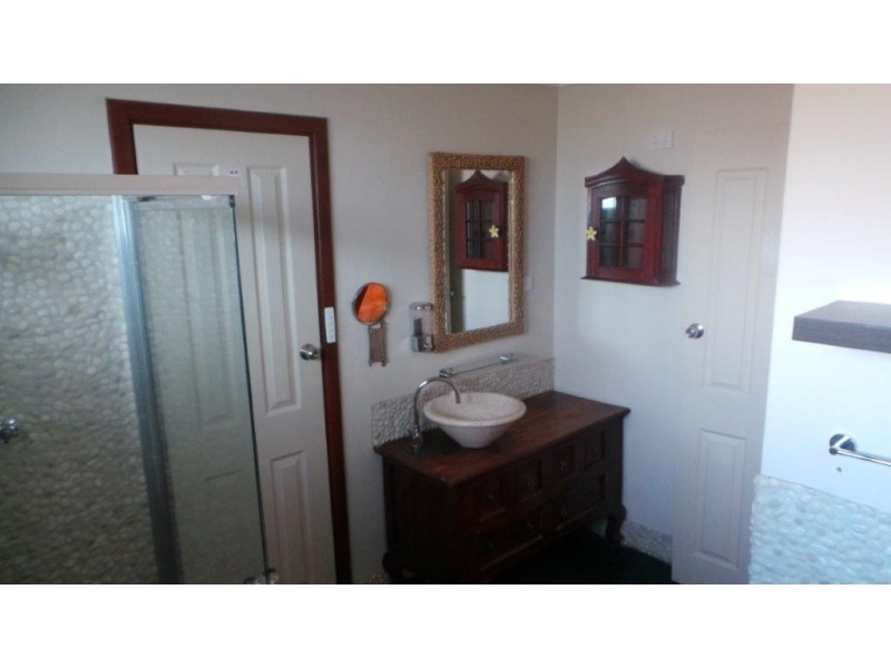 19 Lindley Rd, Halls Head WA 6210