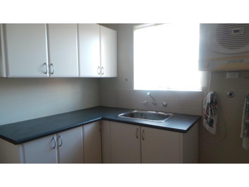 19 Lindley Rd, Halls Head WA 6210