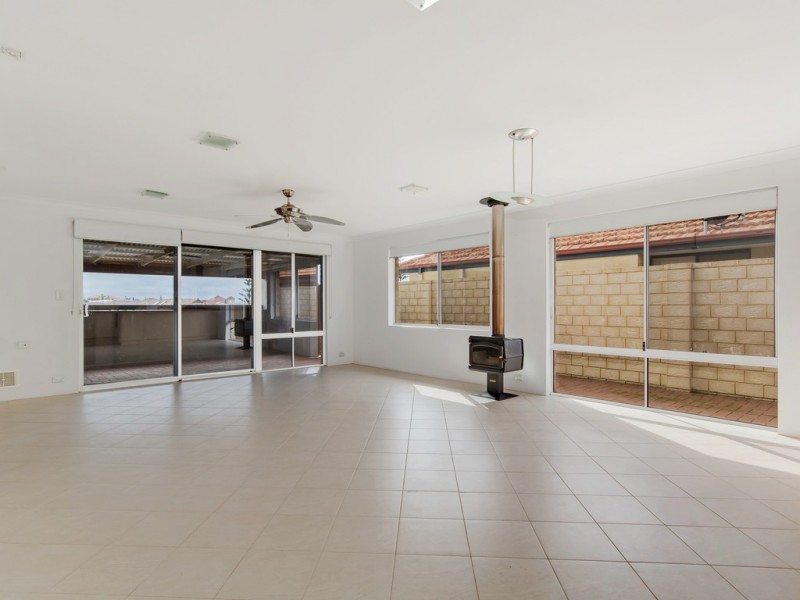 15 Masthead Way, Wannanup WA 6210