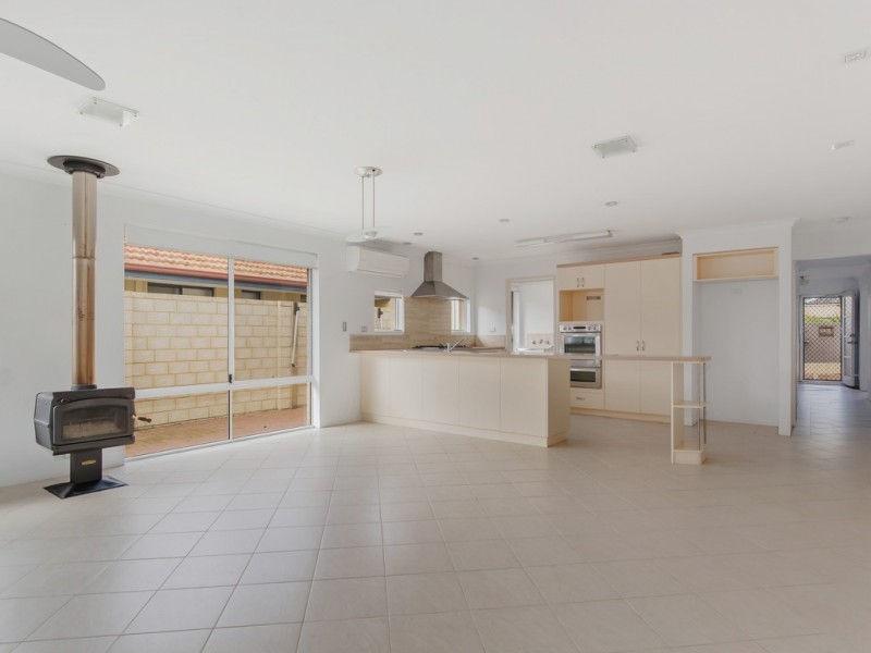 15 Masthead Way, Wannanup WA 6210