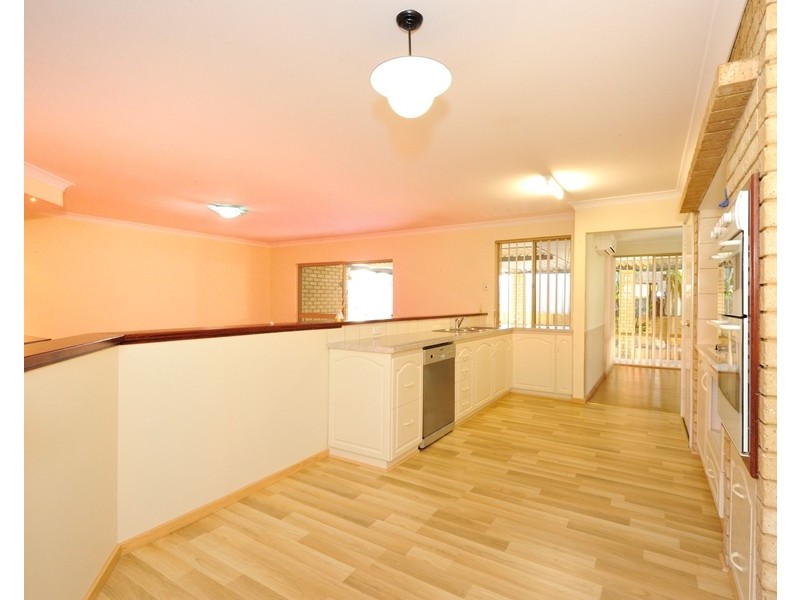 83 Portmarnock Circle, Halls Head WA 6210