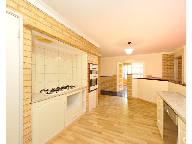 83 Portmarnock Circle, Halls Head WA 6210