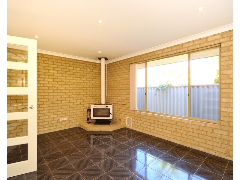 83 Portmarnock Circle, Halls Head WA 6210