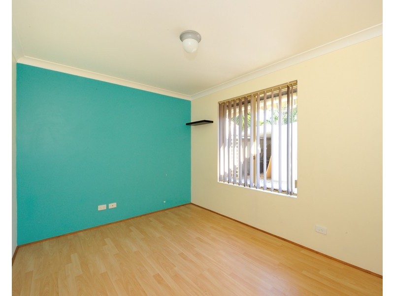 83 Portmarnock Circle, Halls Head WA 6210