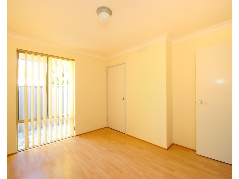 83 Portmarnock Circle, Halls Head WA 6210