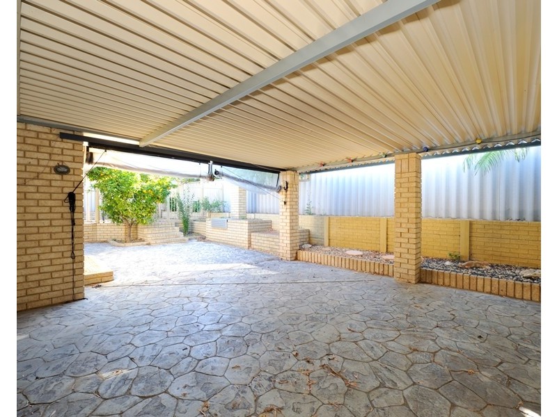 83 Portmarnock Circle, Halls Head WA 6210