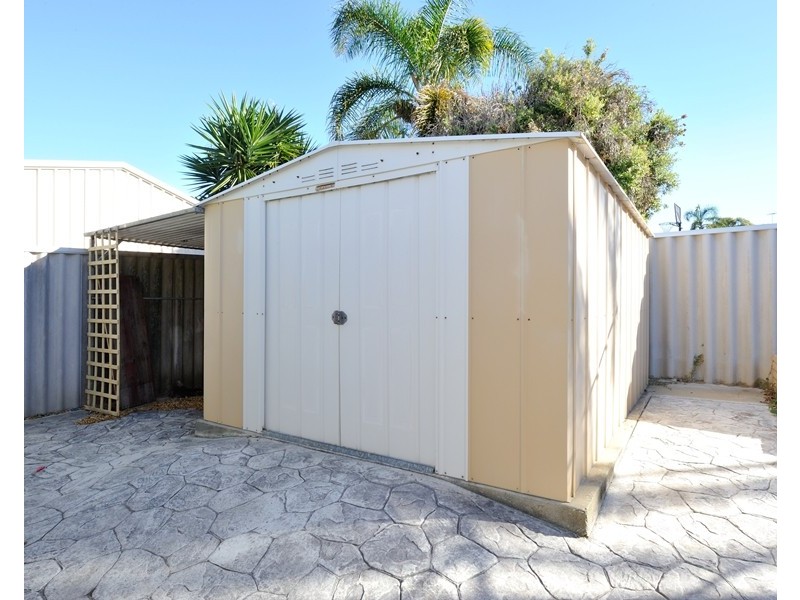 83 Portmarnock Circle, Halls Head WA 6210