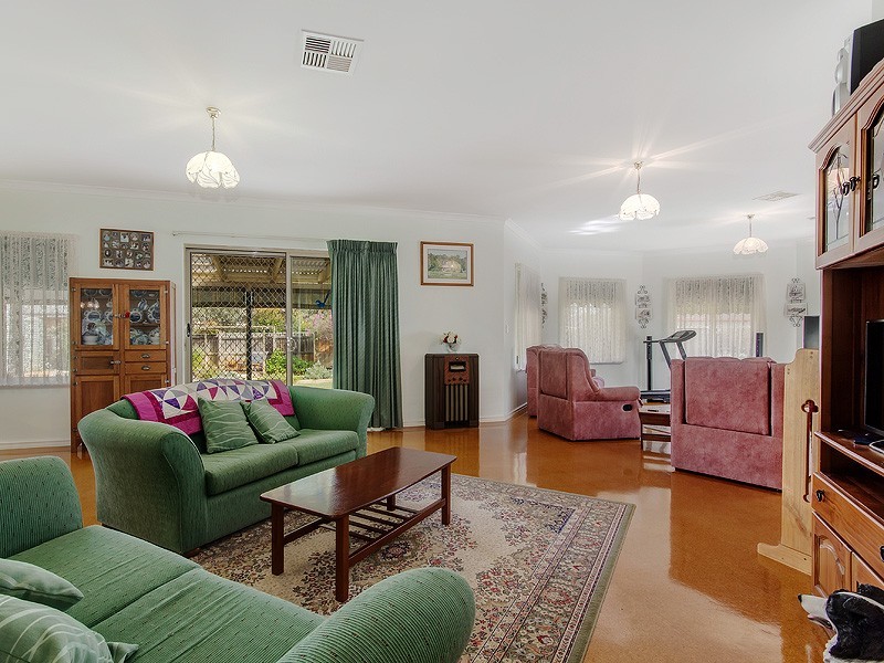 14 Midsummer Circle, Pinjarra WA 6208