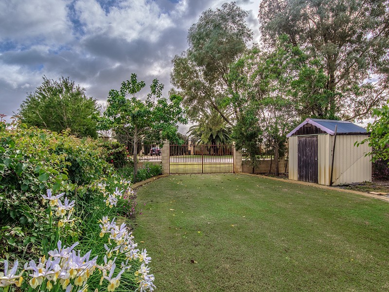 14 Midsummer Circle, Pinjarra WA 6208