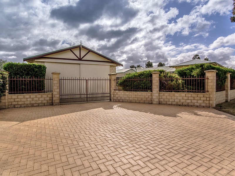 14 Midsummer Circle, Pinjarra WA 6208