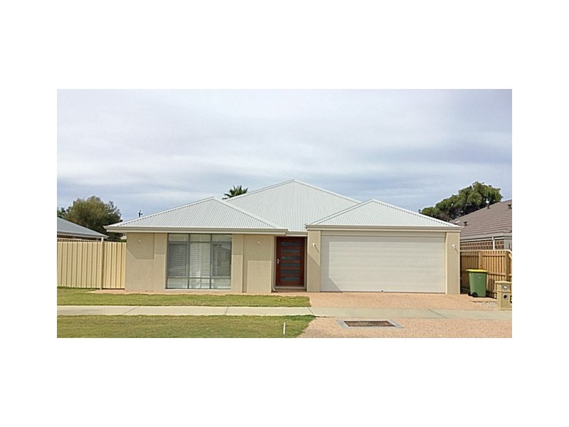 57 Torwood Edge, Halls Head WA 6210