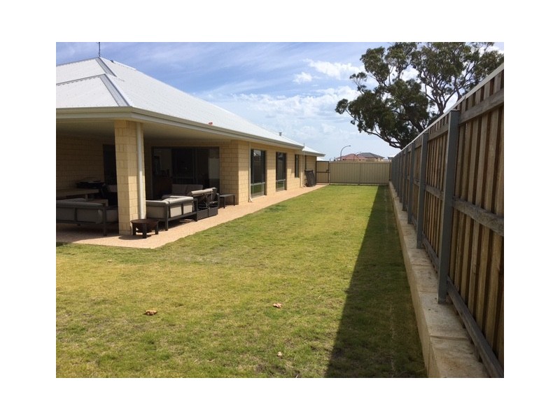 57 Torwood Edge, Halls Head WA 6210