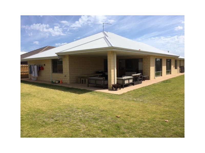 57 Torwood Edge, Halls Head WA 6210