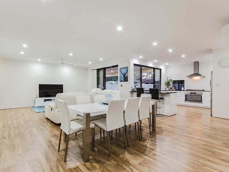 12 Norton Ave, Coodanup WA 6210