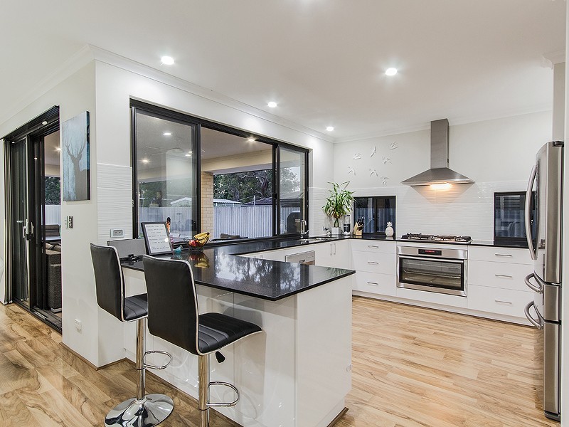 12 Norton Ave, Coodanup WA 6210