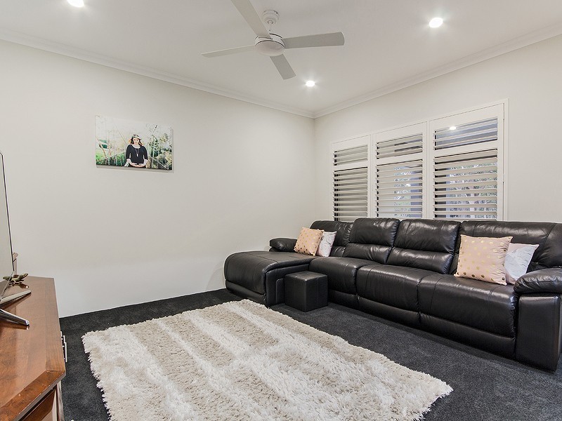 12 Norton Ave, Coodanup WA 6210