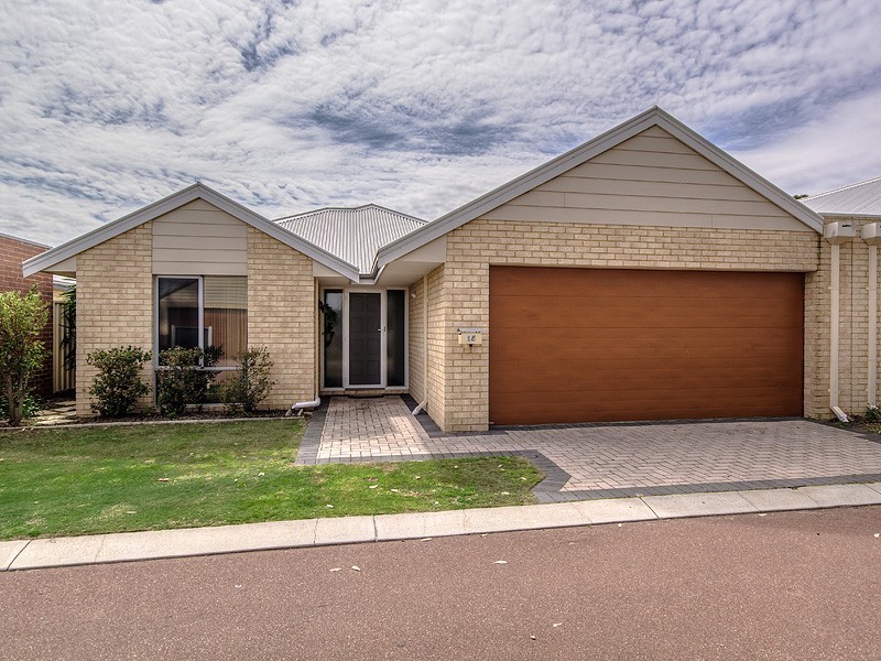 15 Zamia Loop, Wannanup WA 6210