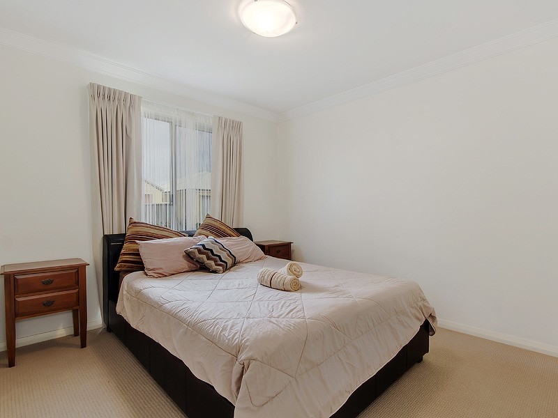 15 Zamia Loop, Wannanup WA 6210