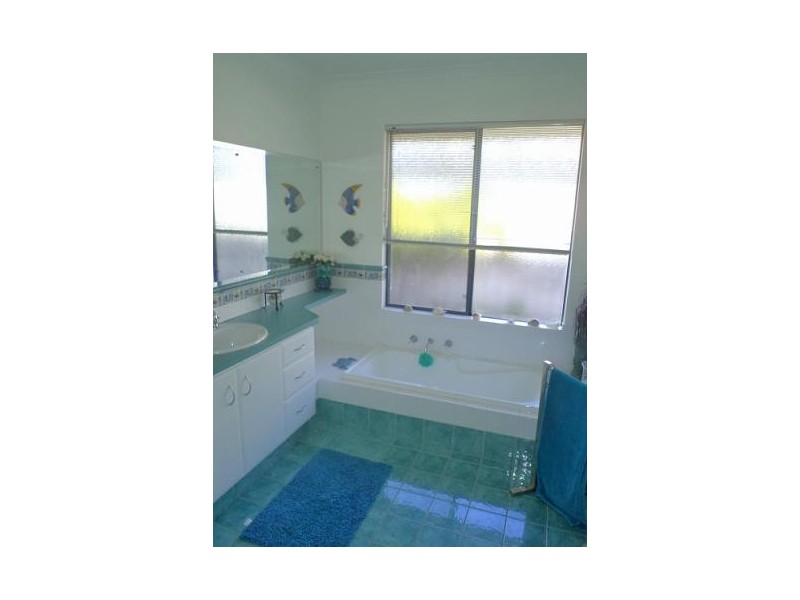 13 Pinnace Court, Halls Head WA 6210