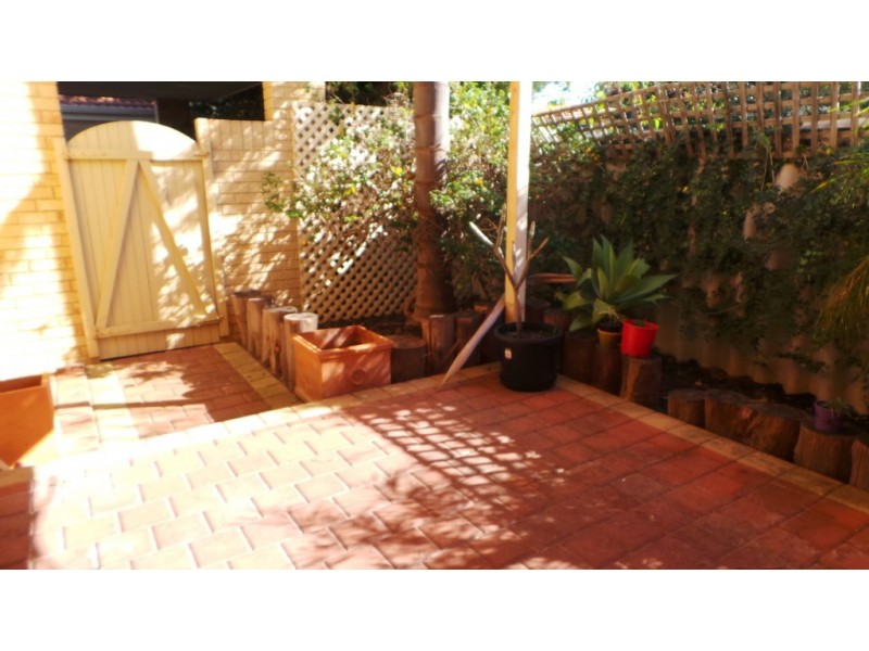 2/2 Creery Street, Dudley Park WA 6210