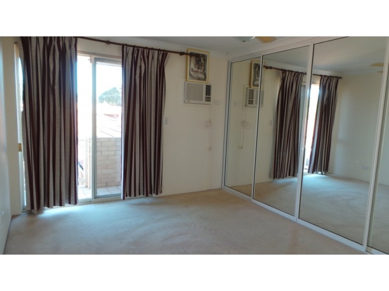 2/2 Creery Street, Dudley Park WA 6210