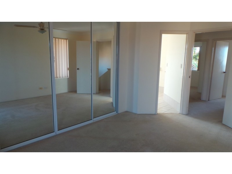 2/2 Creery Street, Dudley Park WA 6210