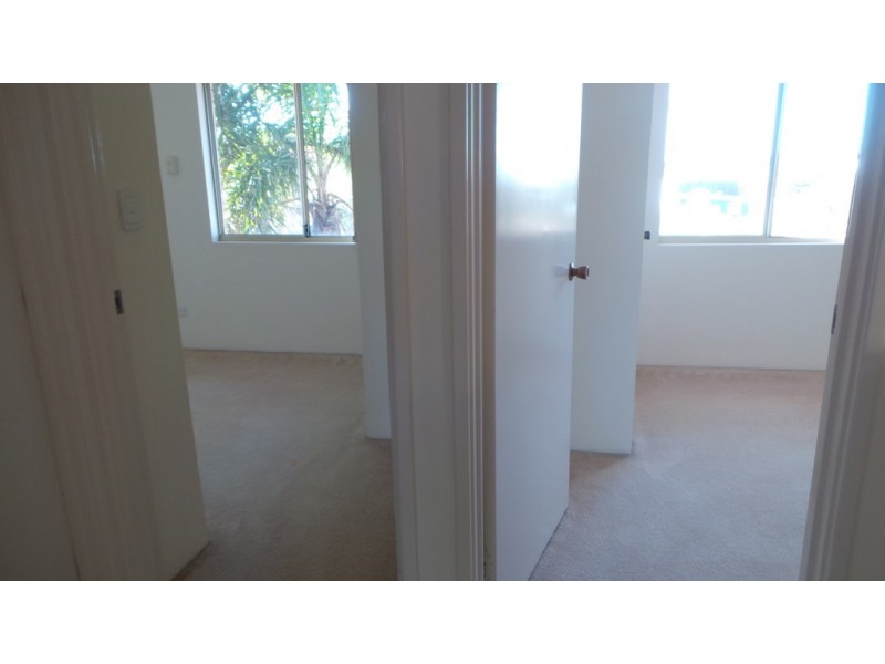 2/2 Creery Street, Dudley Park WA 6210