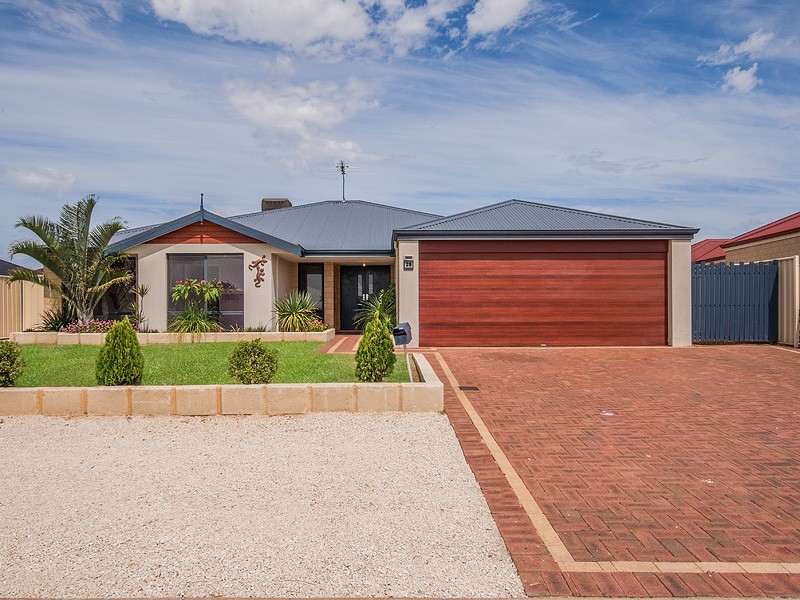 20 Hamlet Pass, Pinjarra WA 6208