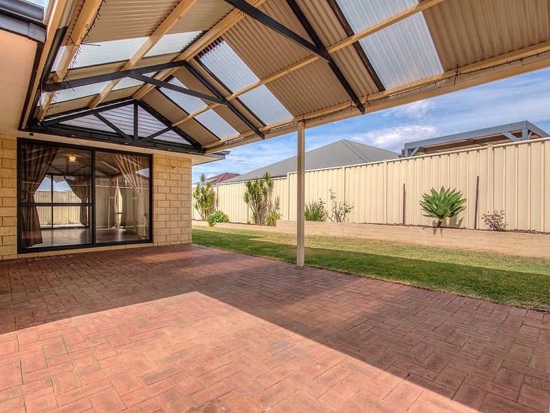 20 Hamlet Pass, Pinjarra WA 6208
