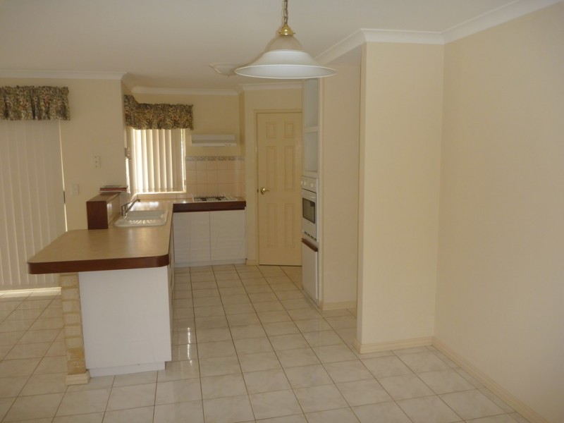 10A Donnelly Gardens, Dudley Park WA 6210