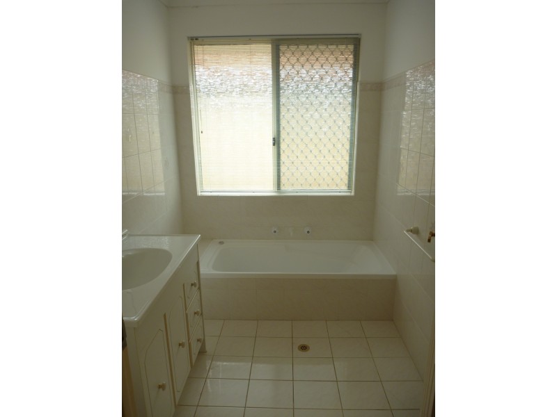 10A Donnelly Gardens, Dudley Park WA 6210