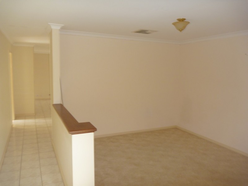 10A Donnelly Gardens, Dudley Park WA 6210