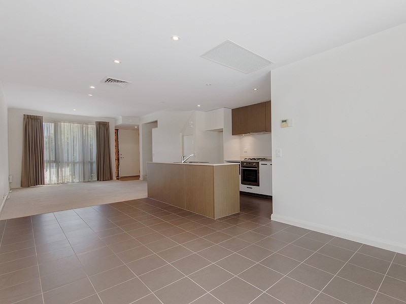 25 Middleton Loop, Meadow Springs WA 6210