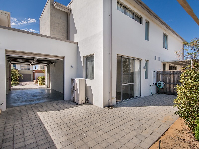 25 Middleton Loop, Meadow Springs WA 6210