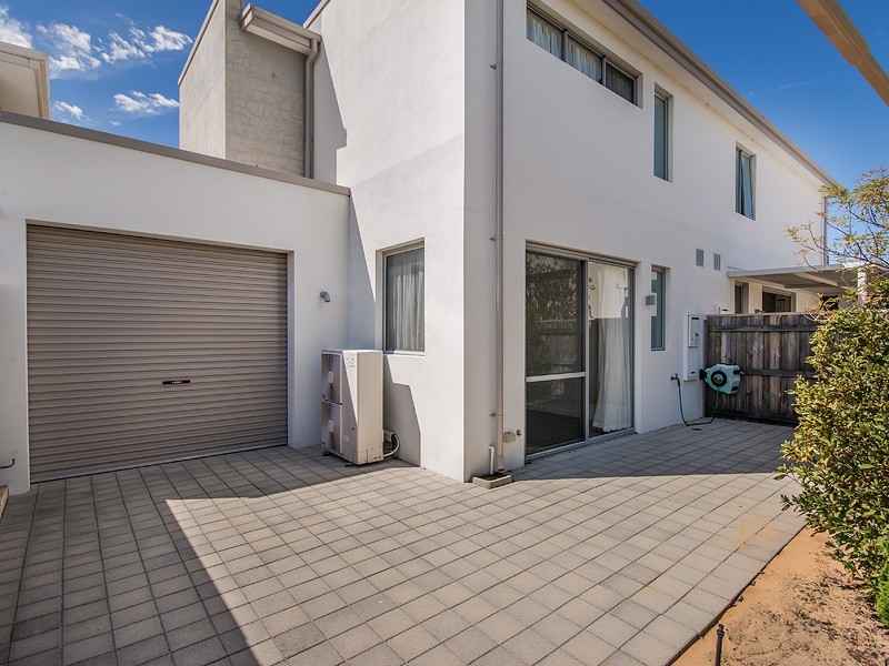 25 Middleton Loop, Meadow Springs WA 6210