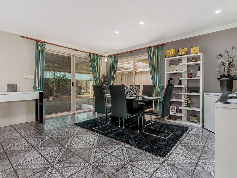 5 St James Place, Greenfields WA 6210