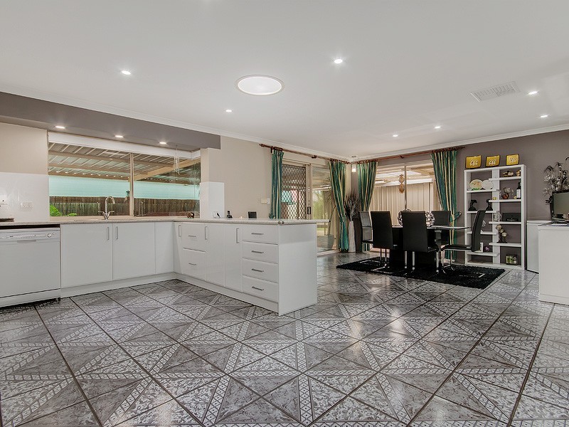5 St James Place, Greenfields WA 6210