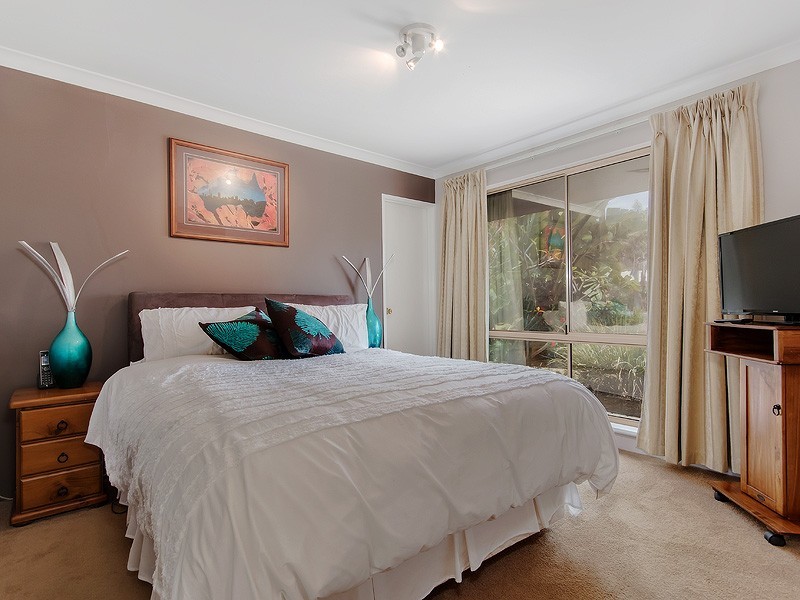 5 St James Place, Greenfields WA 6210