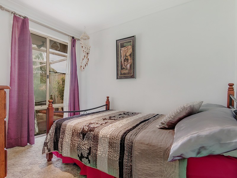 5 St James Place, Greenfields WA 6210