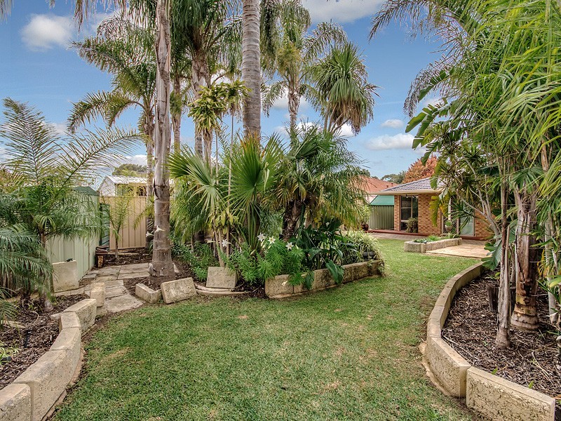 5 St James Place, Greenfields WA 6210