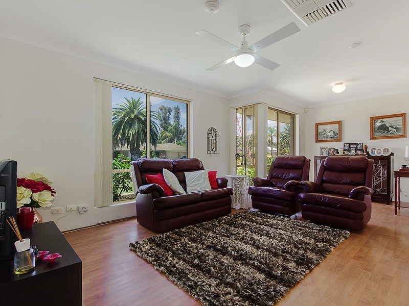 11 Esprit Parkway, Greenfields WA 6210