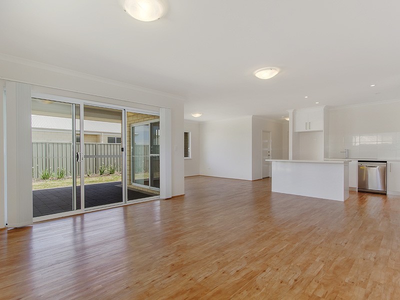 30 Vaucluse Way, Coodanup WA 6210