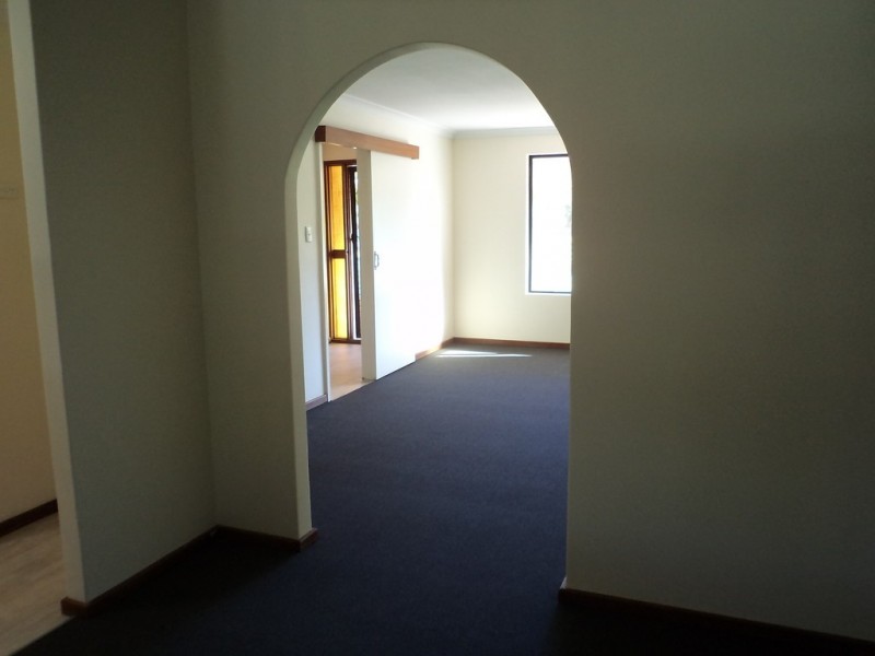 9 Silvertop Avenue, Halls Head WA 6210