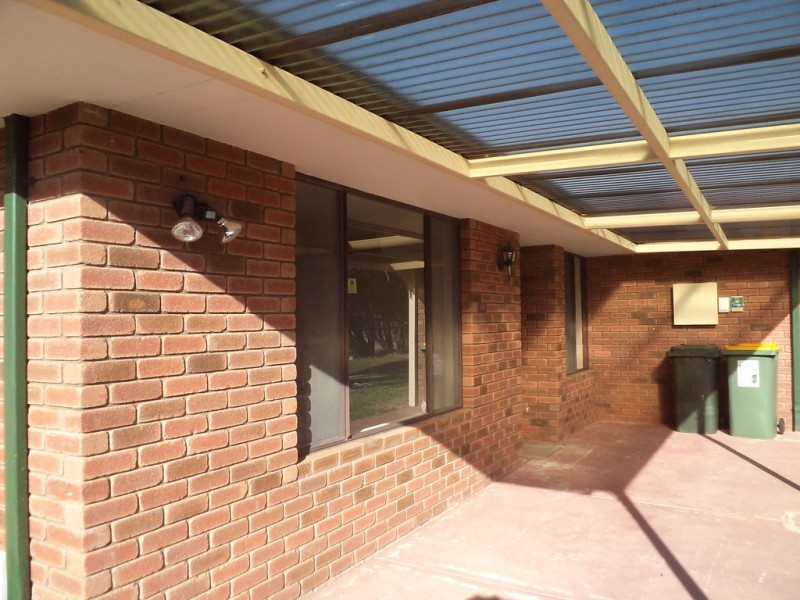 9 Silvertop Avenue, Halls Head WA 6210