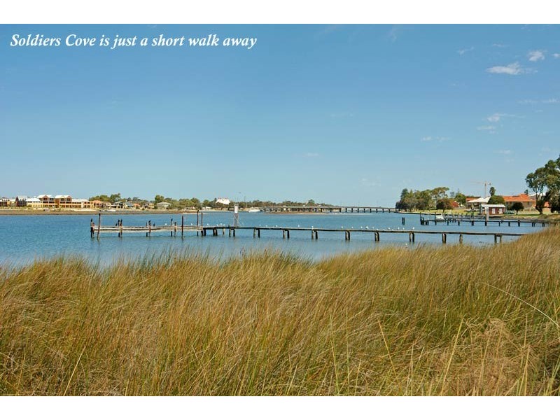 4/6 Leslie Street, Dudley Park WA 6210