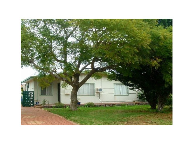 13 Loxton Street, Dudley Park WA 6210