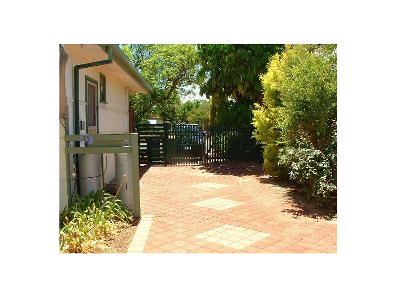 13 Loxton Street, Dudley Park WA 6210