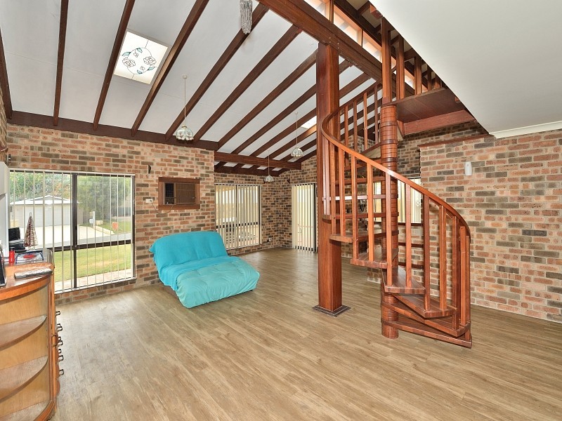 1/6 Mippi Rd, Halls Head WA 6210