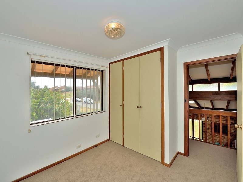 1/6 Mippi Rd, Halls Head WA 6210